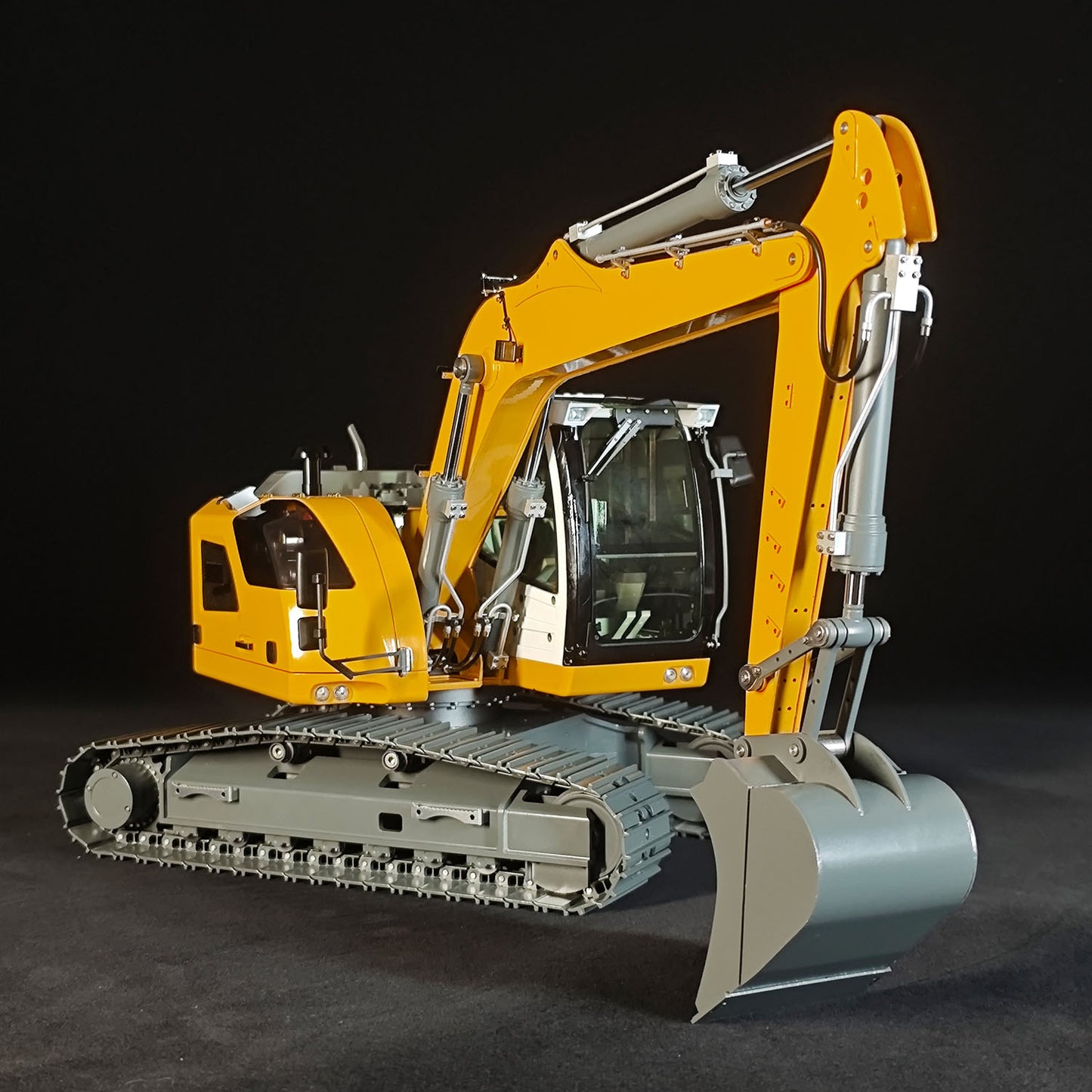 1/14 RC Hydraulic Excavator R920 JDM-208 Metal Remote Control Digger Model Sound