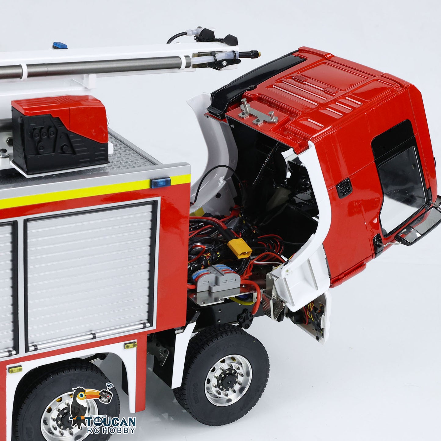 1/14 Metal Chassis RTR Rescue Fire Vehicle 8x4 RC High-reach Snozzle Fire Truck ST8 Radio System Battery 3363 Model Car