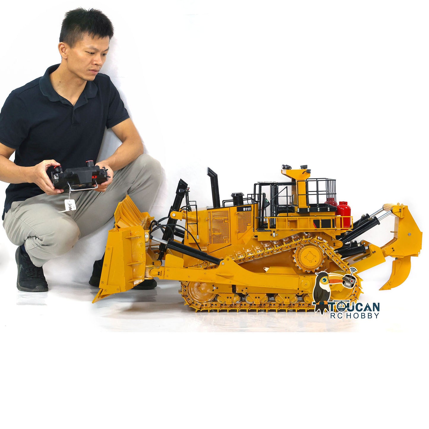 1/10 RC Hydraulic Bulldozer Heavy Duty Giant PL18EV Remote Control Dozer Model Smoking Unit FlySky PL18EV Assembled and Painted