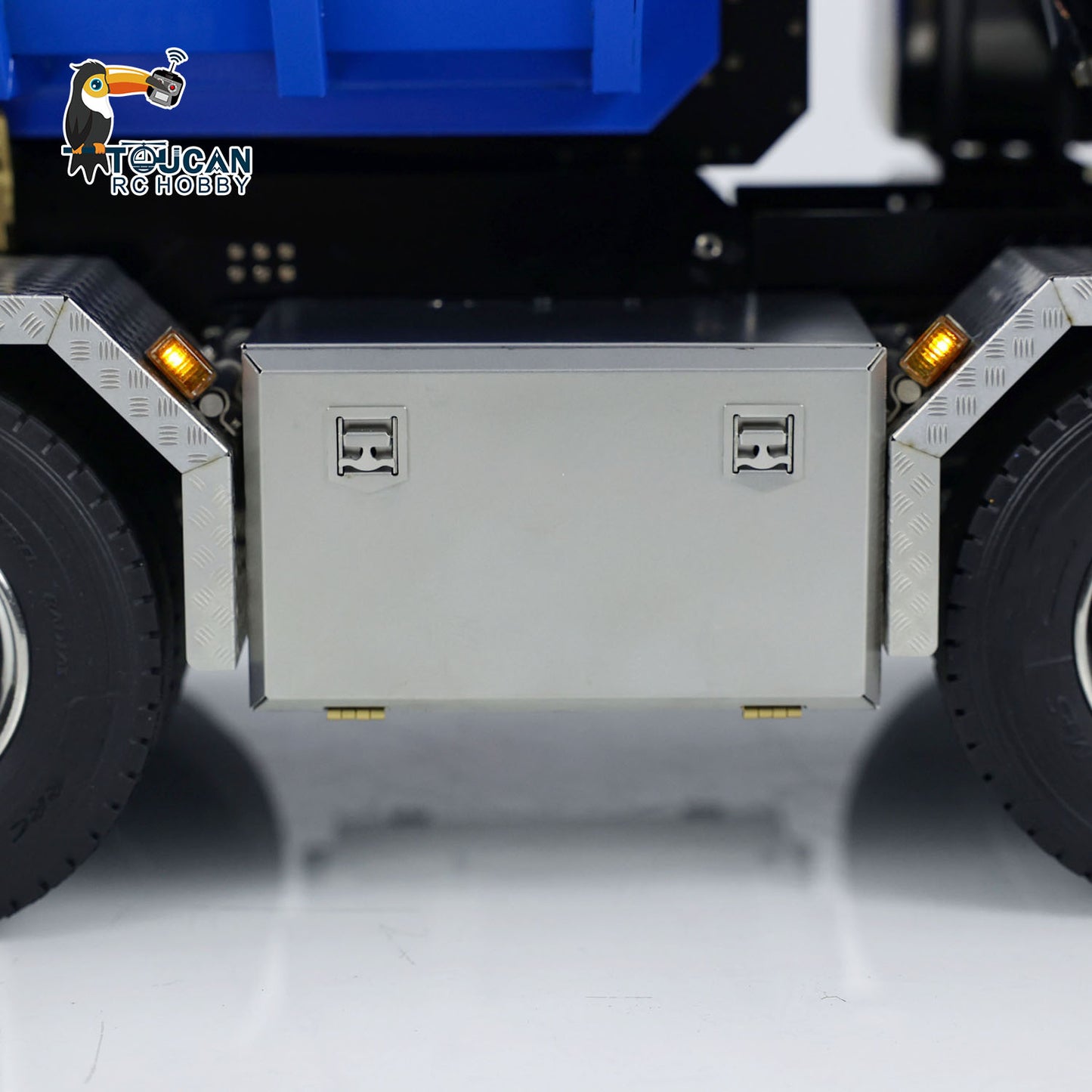 1/14 RC Hydraulic Crane Dumper Truck 10x10 Full Dump Car Model 3-speed Gearbox with U-shaped High Standard Bucket Timber Flatbed