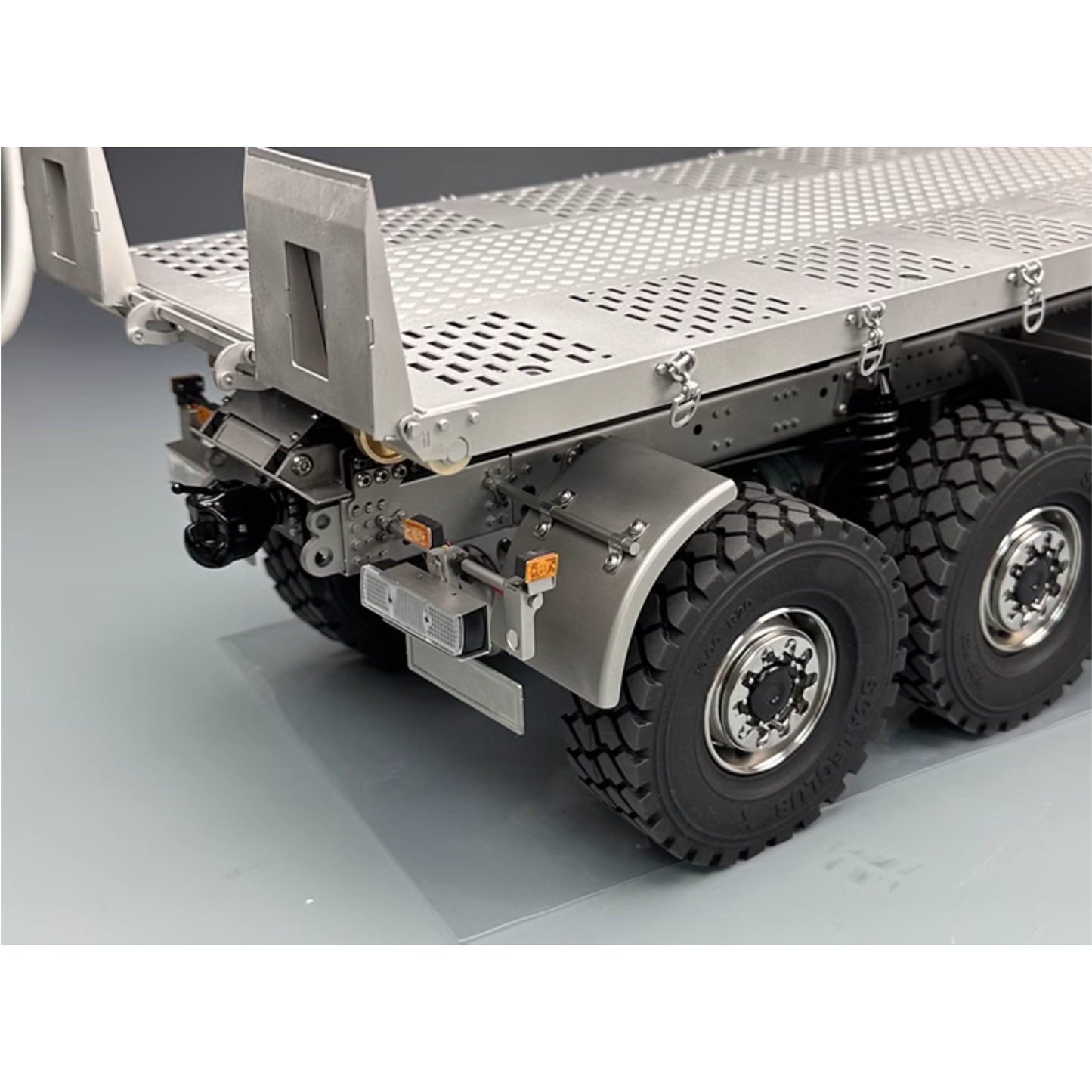 1/14 RC Off-road Truck T815 8*8 Crawler Lights Sounds 3 Speed Dumper 740mm*210mm*250mm Un-painted & Assembled