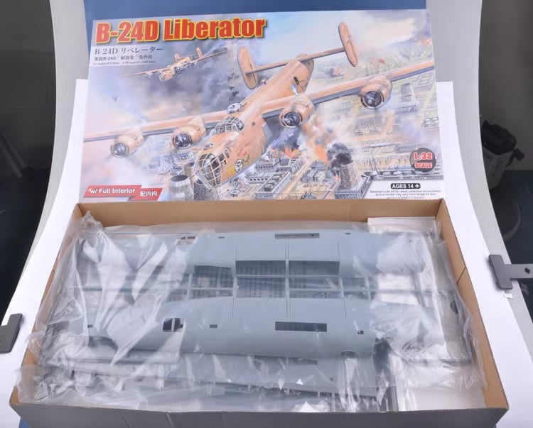 US STOCK Hobbyboss 83212 1/32 US B-24D RC Bomber Aircraft Radio Controlled Plastic Airplane Liberator Unpainted Unassmebled